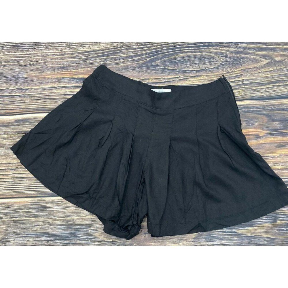 JUNIORS CHARLOTTE RUSSE Pleated BLACK ZIPPER Shorts Size 3